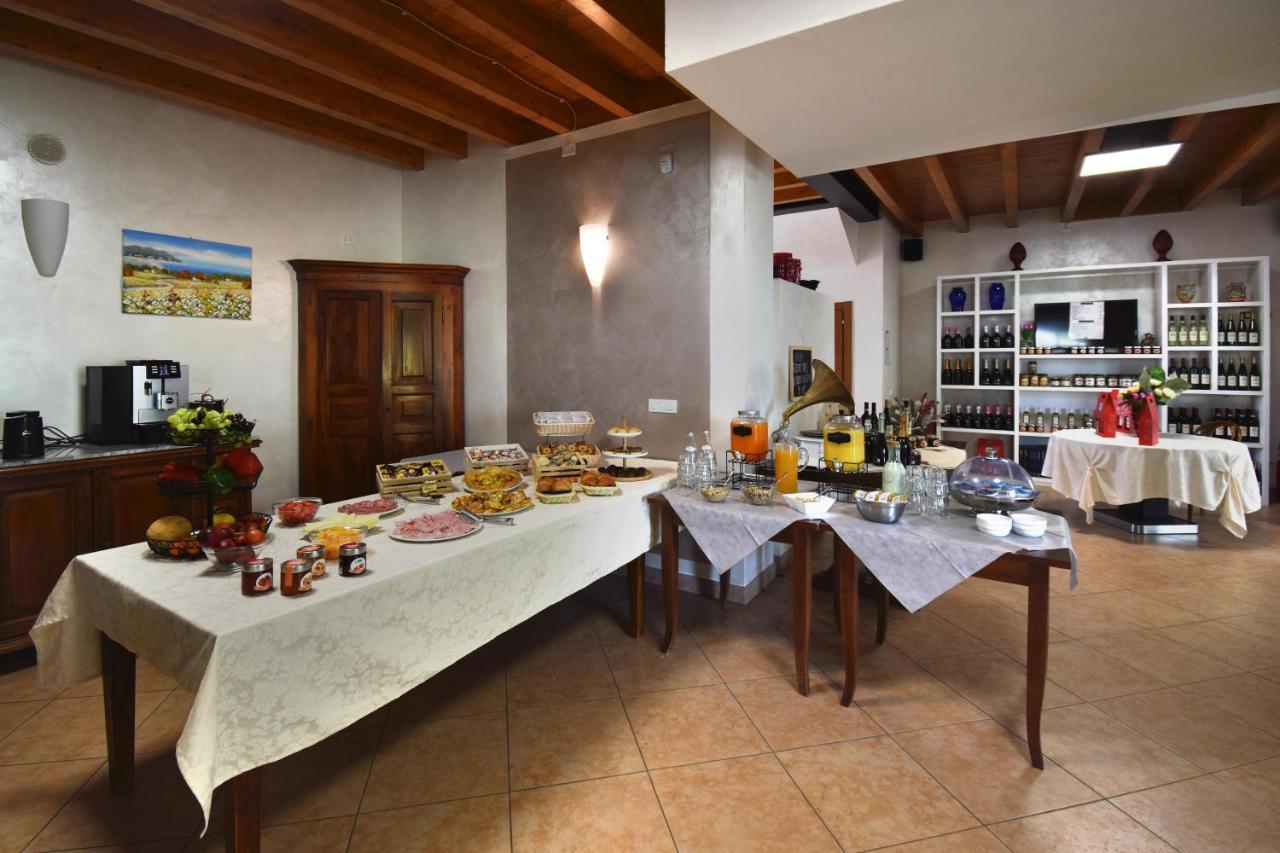 Agricampeggio Corte Tonolli Valeggio sul Mincio Esterno foto